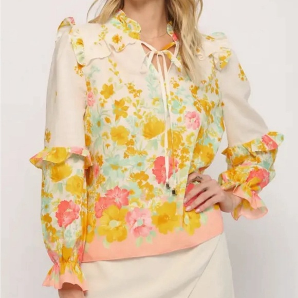 Fate Tops - Fate Women's Whimsical Floral Print Ruffled Blouse Size Small Yellow Peach Cream